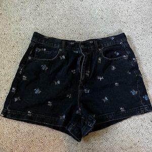 AMERICAN EAGLE embroidered shorts